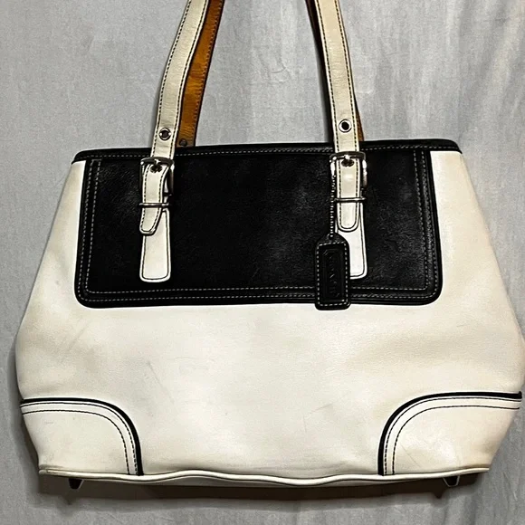 Coach - Picture 10 of 14